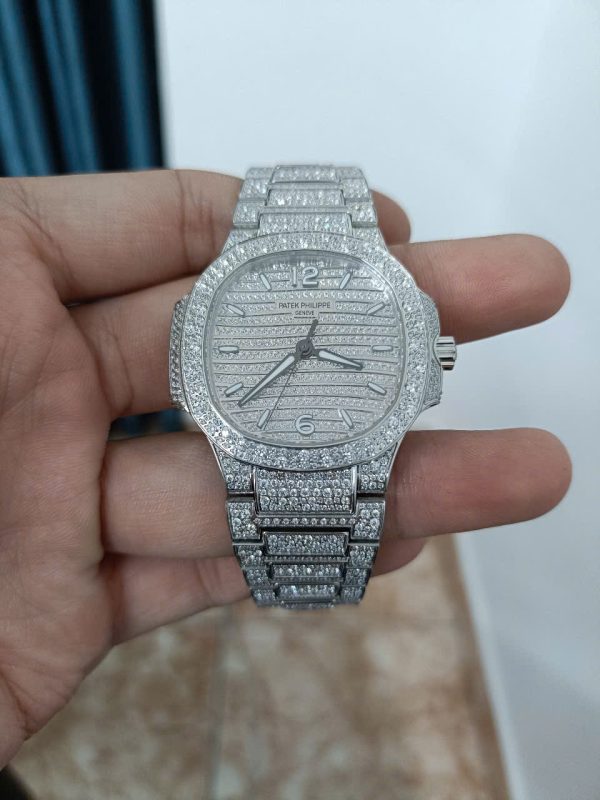 Đồng Hồ Patek Philippe Nautilus 7118 Replica Lướt Đính Full Đá 35.2mm