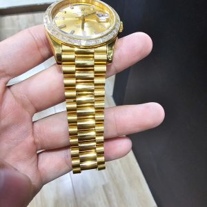 Đồng Hồ Rolex Day-Date Replica Cũ Mặt Vàng Gold Niềng Đính Đá 40mm