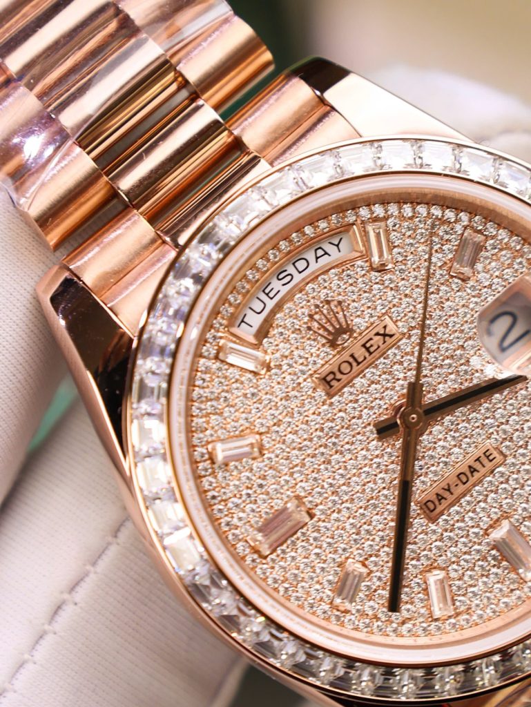 Đồng Hồ Rolex Replica 11 Day-Date Đính Kim Cương Moissanite + Bọc Vàng Hồng 18K GMF 40mm (2)