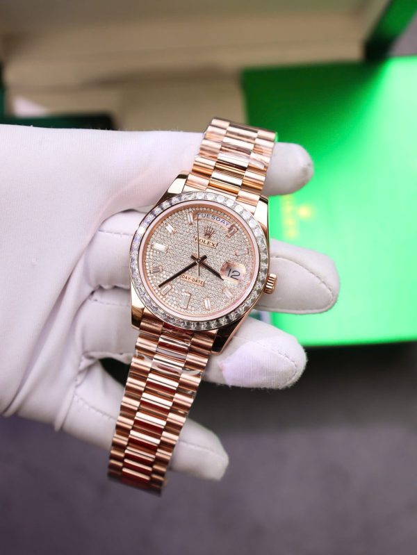 Đồng Hồ Rolex Replica 11 Day-Date Đính Kim Cương Moissanite + Bọc Vàng Hồng 18K GMF 40mm (2)