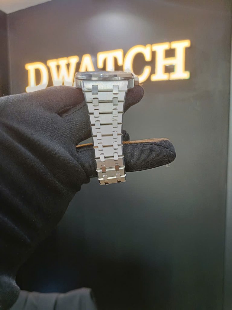 Đồng Hồ Audemars Piguet 15500 Royal Oak Super Fake Mặt Đen Siêu Lướt Nhà Máy APS 41mm