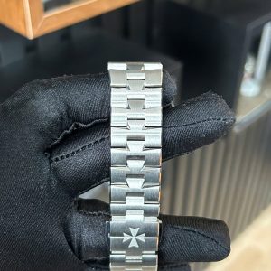 Đồng Hồ Cũ Vacheron Constantin Replica 11 Overseas 4500V Mặt Đen Dây Kim Loại 41mm (2)
