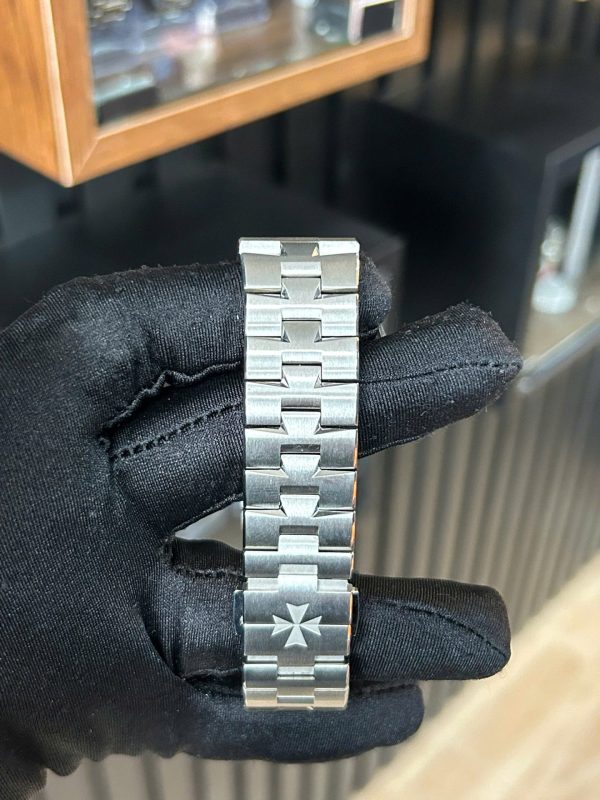 Đồng Hồ Cũ Vacheron Constantin Replica 11 Overseas 4500V Mặt Đen Dây Kim Loại 41mm (2)