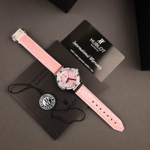 Đồng Hồ Hublot Classic Fusion Nữ Mặt Khảm Xà Cừ Chế Tác Viên Đính Kim Cương Moissanite 33mm (1)