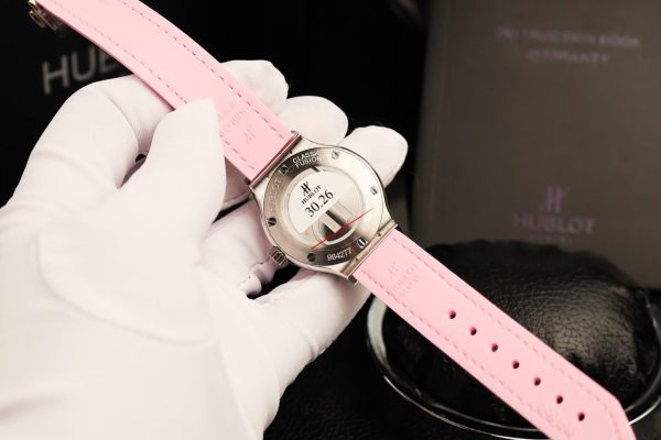Đồng Hồ Hublot Classic Fusion Nữ Mặt Khảm Xà Cừ Chế Tác Viên Đính Kim Cương Moissanite 33mm (1)