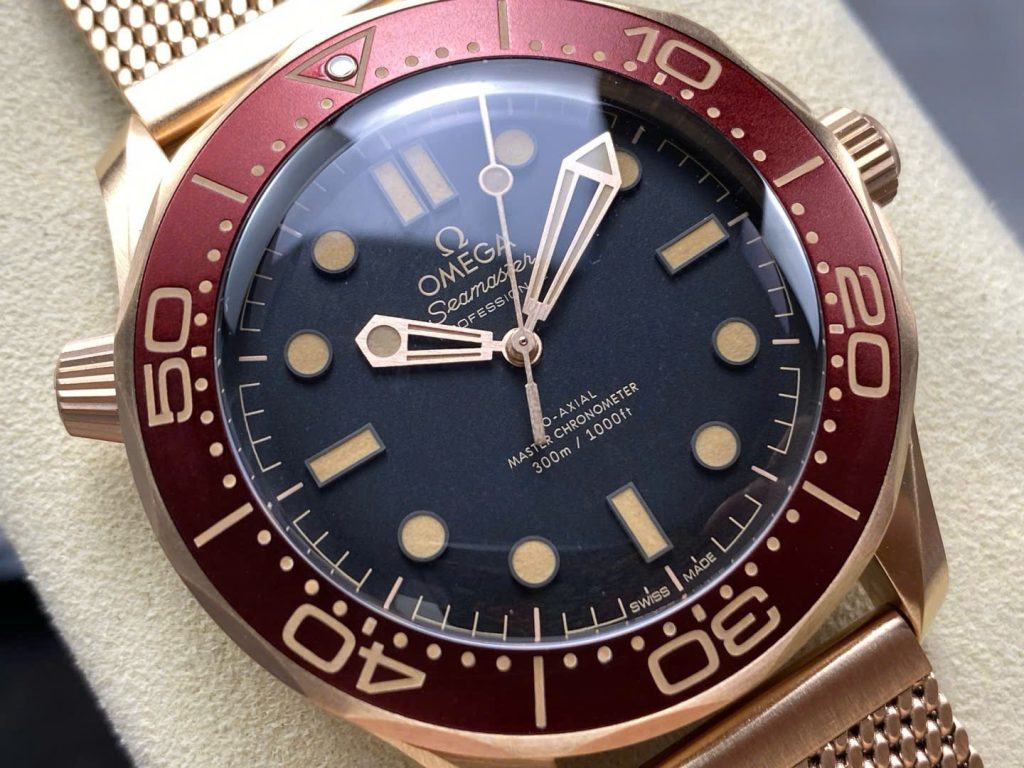 Đồng Hồ Omega Seamaster Driver 300 Best Copy Vàng Hồng Mặt Đỏ Nhà Máy VS 42mm (1)