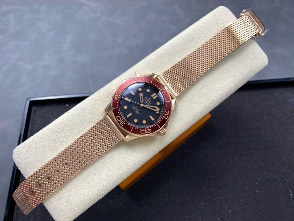 Đồng Hồ Omega Seamaster Driver 300 Best Copy Vàng Hồng Mặt Đỏ Nhà Máy VS 42mm (1)