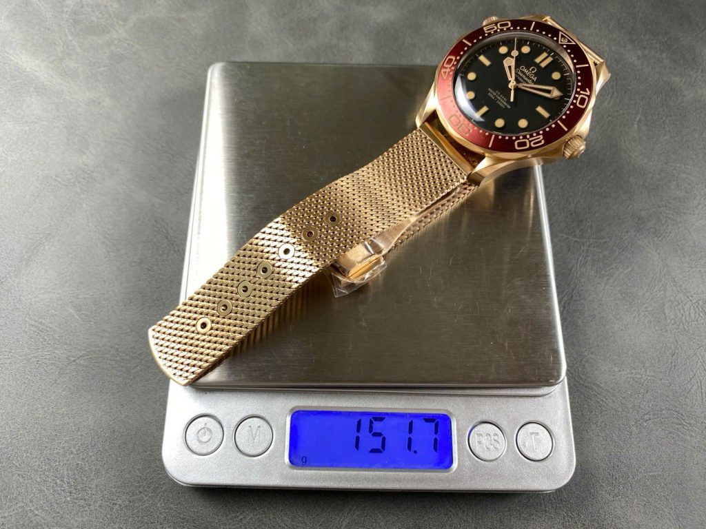Đồng Hồ Omega Seamaster Driver 300 Best Copy Vàng Hồng Mặt Đỏ Nhà Máy VS 42mm (1)