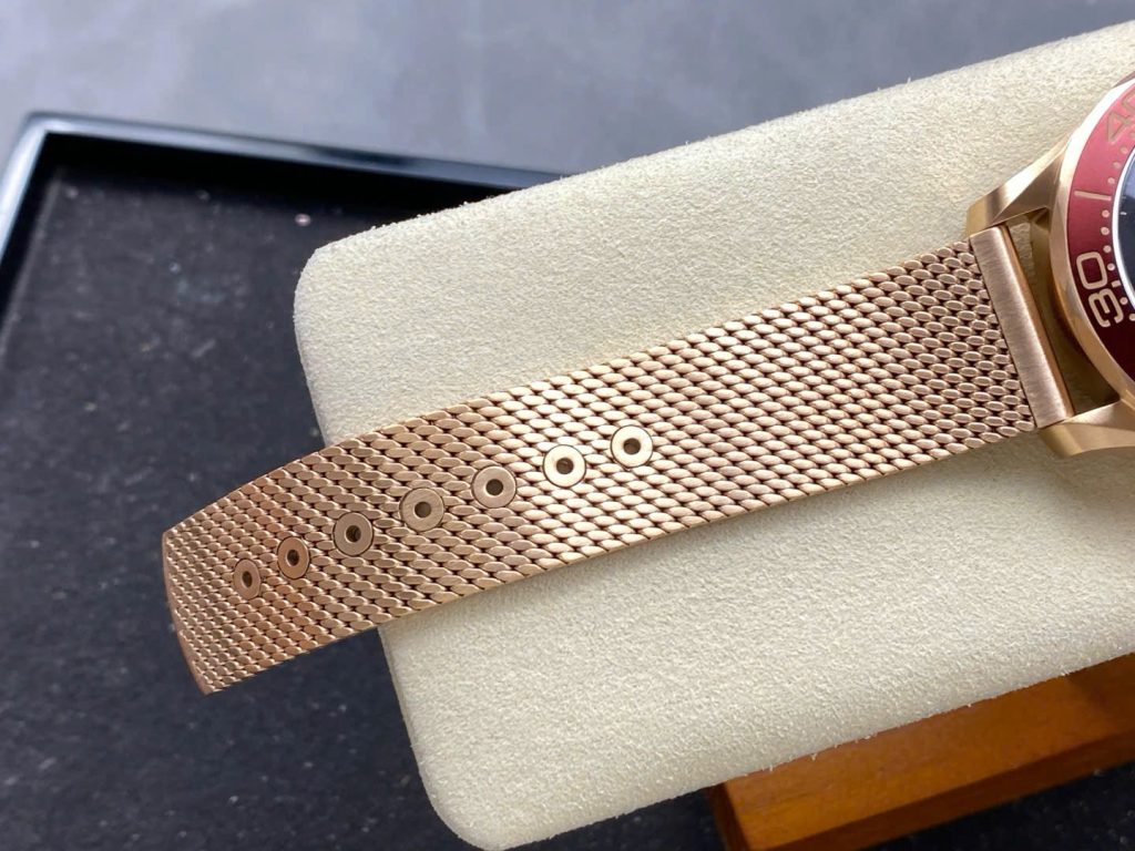 Đồng Hồ Omega Seamaster Driver 300 Best Copy Vàng Hồng Mặt Đỏ Nhà Máy VS 42mm (1)