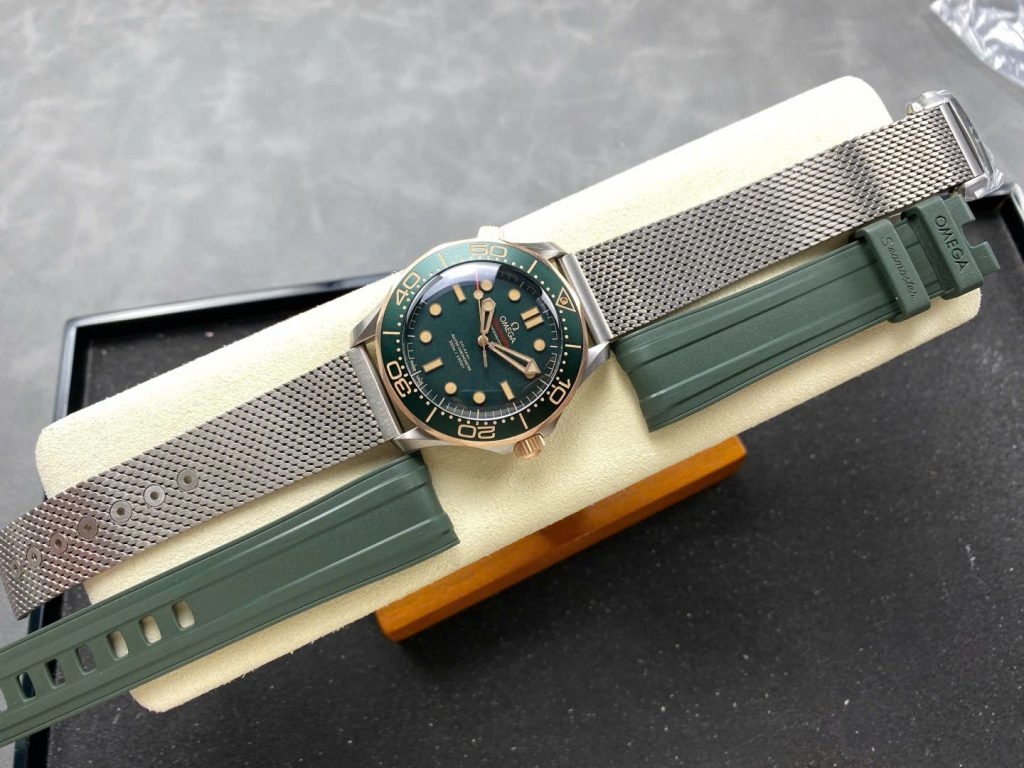 Đồng Hồ Omega Seamaster Replica 11 Driver 300 Mặt Xanh Demi Nhà Máy VS 42mm (1)