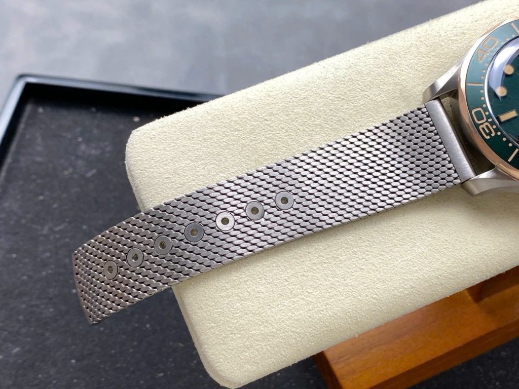 Đồng Hồ Omega Seamaster Replica 11 Driver 300 Mặt Xanh Demi Nhà Máy VS 42mm (1)