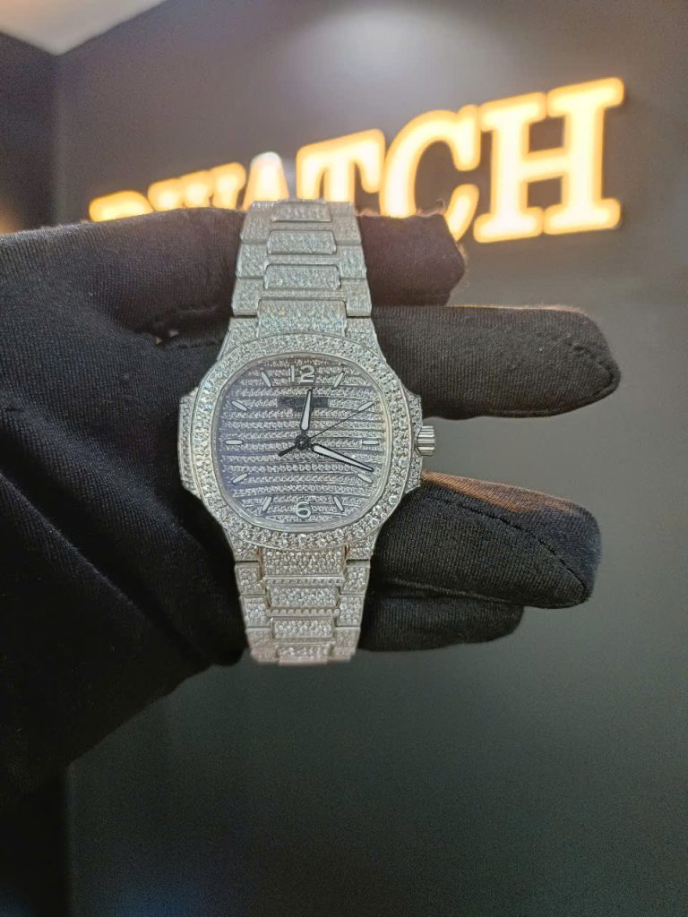 Đồng Hồ Patek Philippe Nautilus 7118 Replica Lướt Đính Full Đá 35.2mm