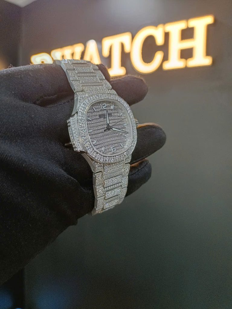 Đồng Hồ Patek Philippe Nautilus 7118 Replica Lướt Đính Full Đá 35.2mm