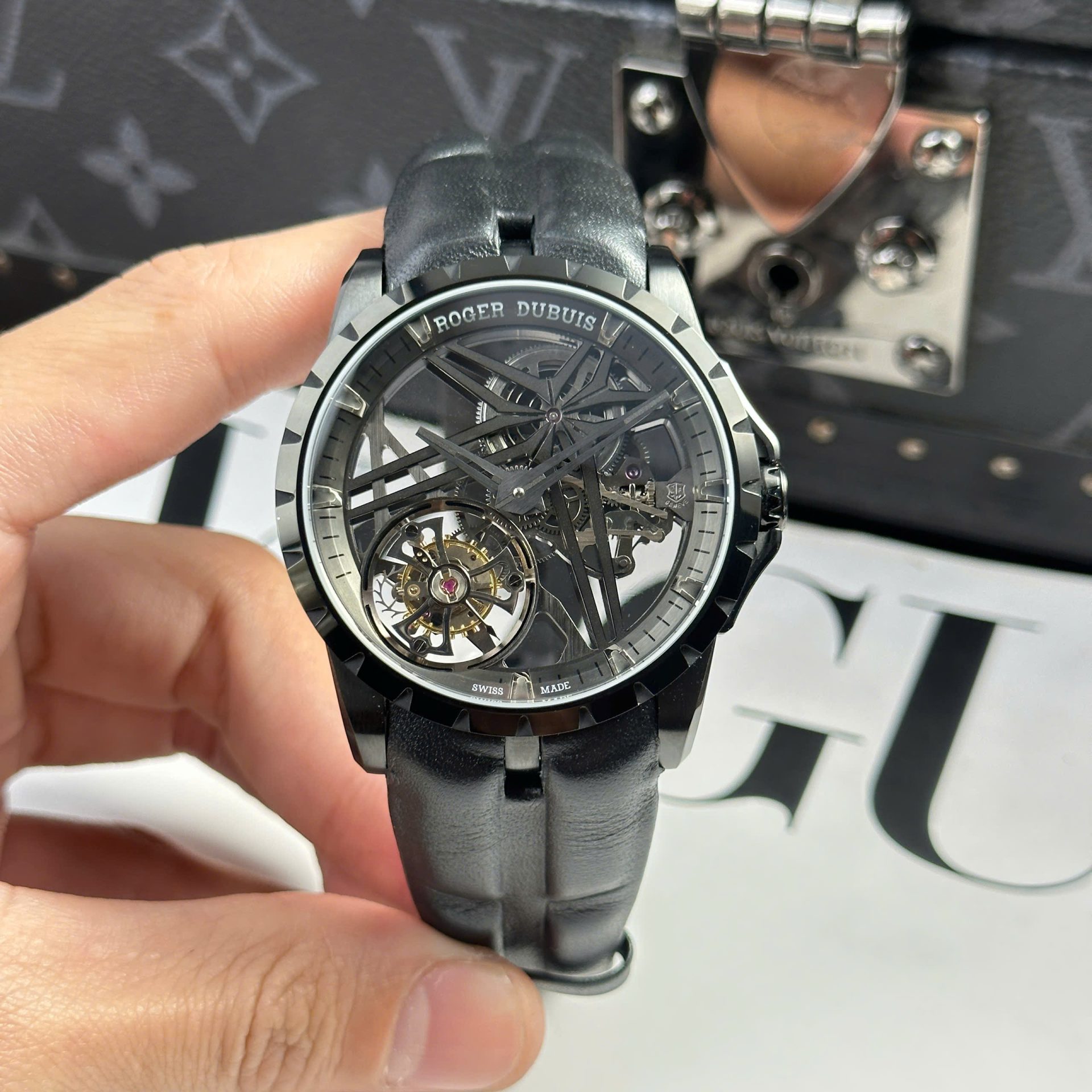 Đồng Hồ Roger Dubuis Replica 11 Excalibur Titanium RDDBEX0889 Bộ Chuyển Động Tourbillon BBR 42mm (2)