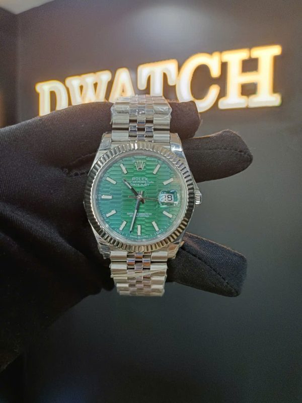 Đồng Hồ Rolex DateJust Mặt Xanh Green Replica 11 Niềng Khía Lướt Nhà Máy EW 41mm
