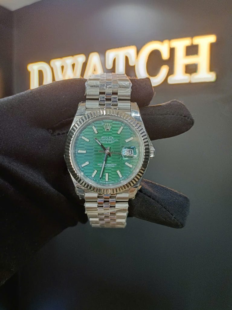 Đồng Hồ Rolex DateJust Mặt Xanh Green Replica 11 Niềng Khía Lướt Nhà Máy EW 41mm