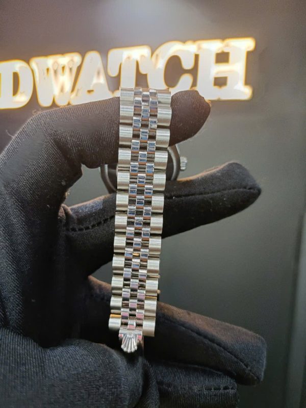 Đồng Hồ Rolex DateJust Super Fake Mặt Bạc Dây Jubilee Siêu Lướt Nhà Máy EW 31mm