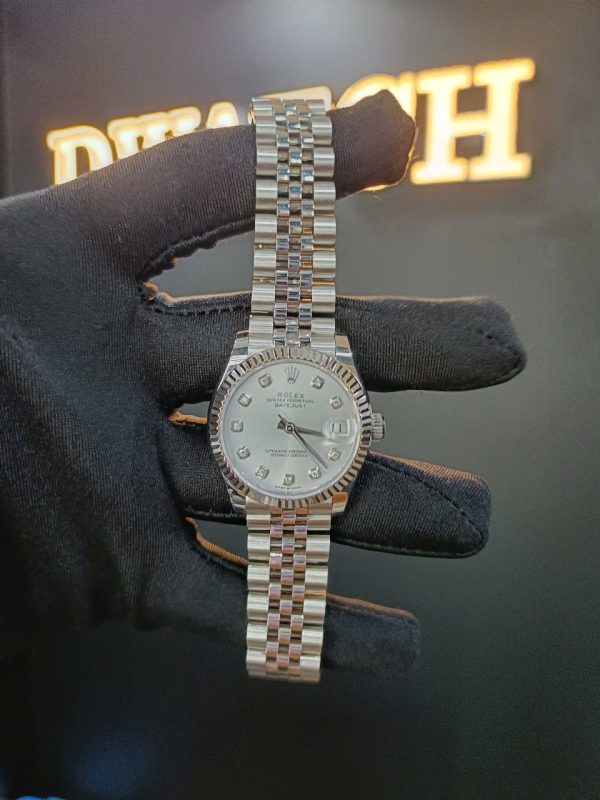 Đồng Hồ Rolex DateJust Super Fake Mặt Bạc Dây Jubilee Siêu Lướt Nhà Máy EW 31mm