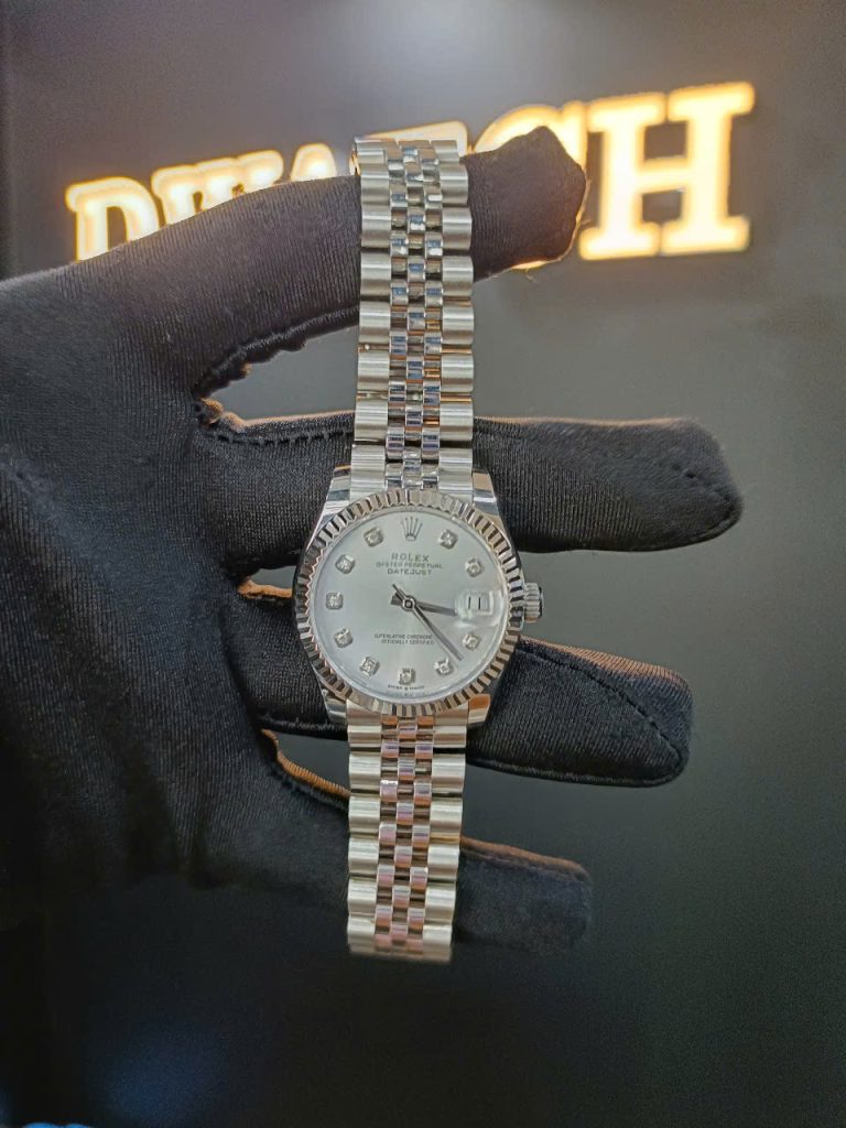 Đồng Hồ Rolex DateJust Super Fake Mặt Bạc Dây Jubilee Siêu Lướt Nhà Máy EW 31mm