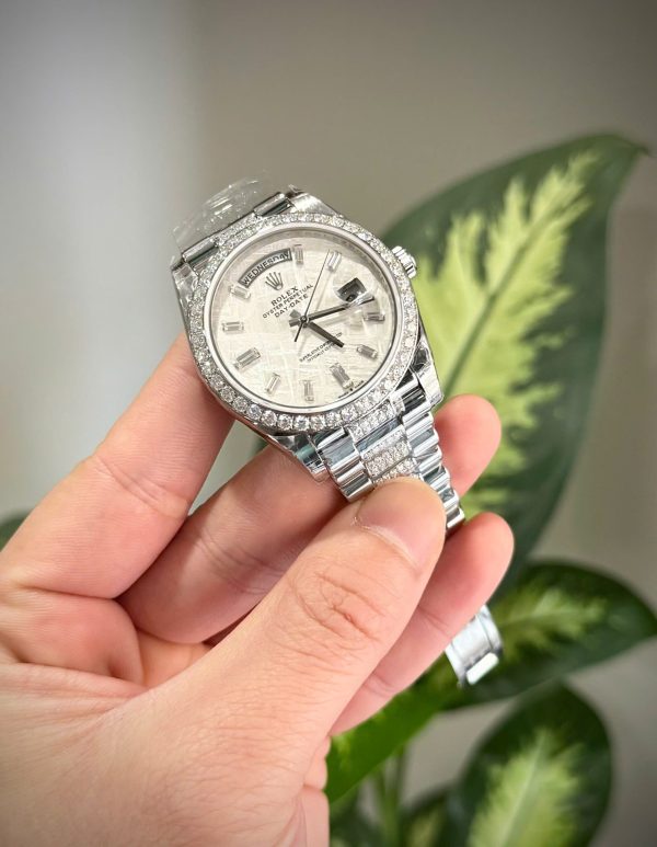 Đồng Hồ Rolex Day-Date Chế Tác Mặt Thiên Thạch Độ Cọc Số + Dây Đeo Moissanite 40mm (2)