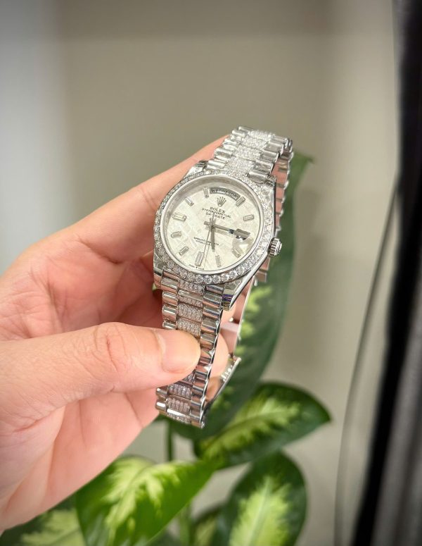 Đồng Hồ Rolex Day-Date Chế Tác Mặt Thiên Thạch Độ Cọc Số + Dây Đeo Moissanite 40mm (2)