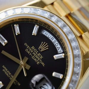 Đồng Hồ Rolex Day-Date Mặt Đen Chế Tác Đính Kim Cương Moissanite Baguette 40mm (2)