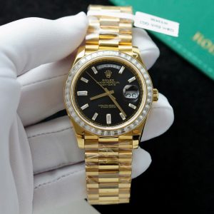 Đồng Hồ Rolex Day-Date Mặt Đen Chế Tác Đính Kim Cương Moissanite Baguette 40mm (2)