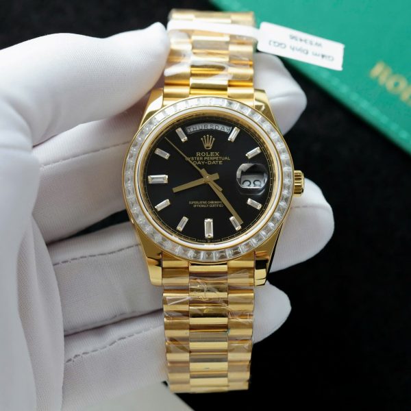 Đồng Hồ Rolex Day-Date Mặt Đen Chế Tác Đính Kim Cương Moissanite Baguette 40mm (2)