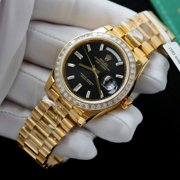 Đồng Hồ Rolex Day-Date Mặt Đen Chế Tác Đính Kim Cương Moissanite Baguette 40mm (2)