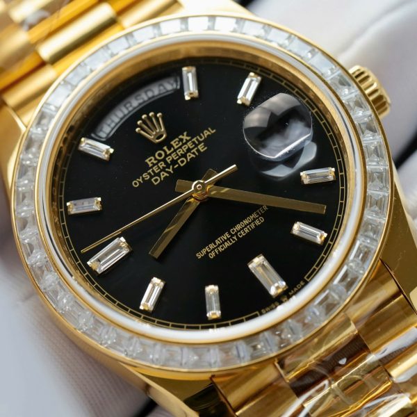 Đồng Hồ Rolex Day-Date Mặt Đen Chế Tác Đính Kim Cương Moissanite Baguette 40mm (2)