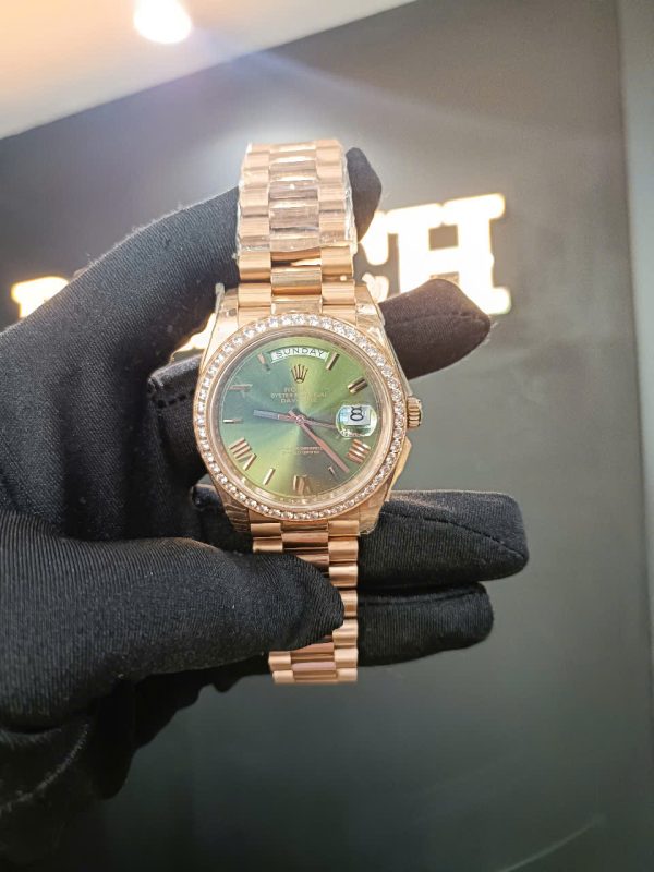 Đồng Hồ Rolex Day-Date Replica Siêu Lướt Mạ Vàng Hồng Mặt Xanh EWF 40mm