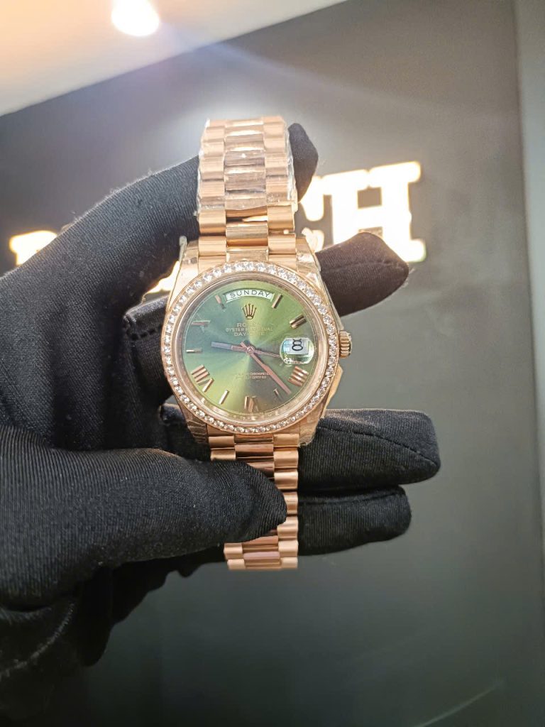 Đồng Hồ Rolex Day-Date Replica Siêu Lướt Mạ Vàng Hồng Mặt Xanh EWF 40mm