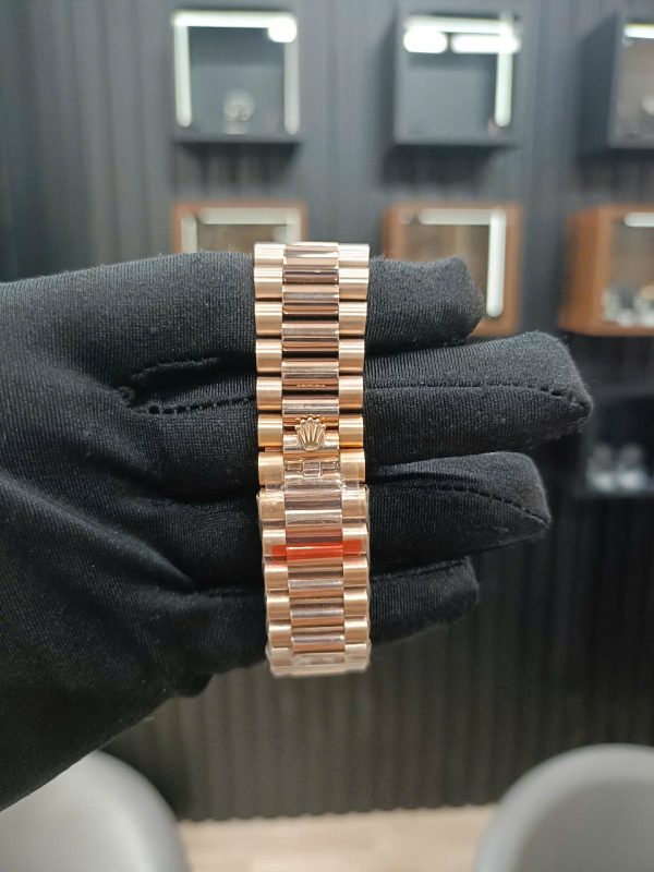 Đồng Hồ Rolex Day-Date Replica Siêu Lướt Mạ Vàng Hồng Mặt Xanh EWF 40mm