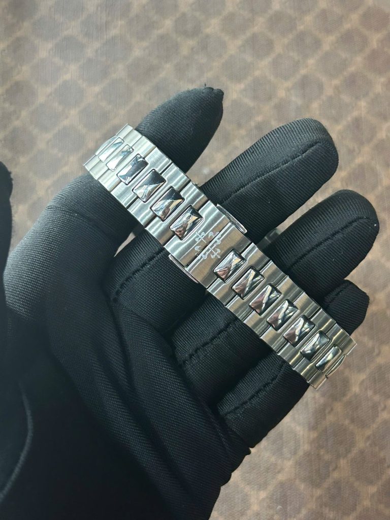 Đồng Hồ Cũ Patek Philippe Cubitus 5821 Mặt Đen Replica Nhà Máy TW 45mm (2)
