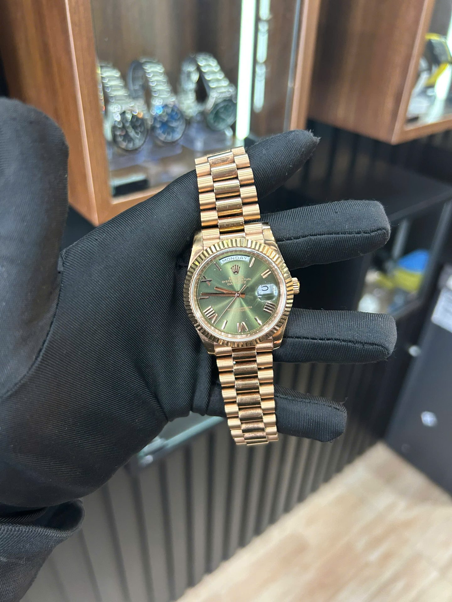 Đồng Hồ Cũ Rolex Day-Date Mạ Vàng Hồng Mặt Xanh Lá Cây Replica Cao Cấp 40mm (2)