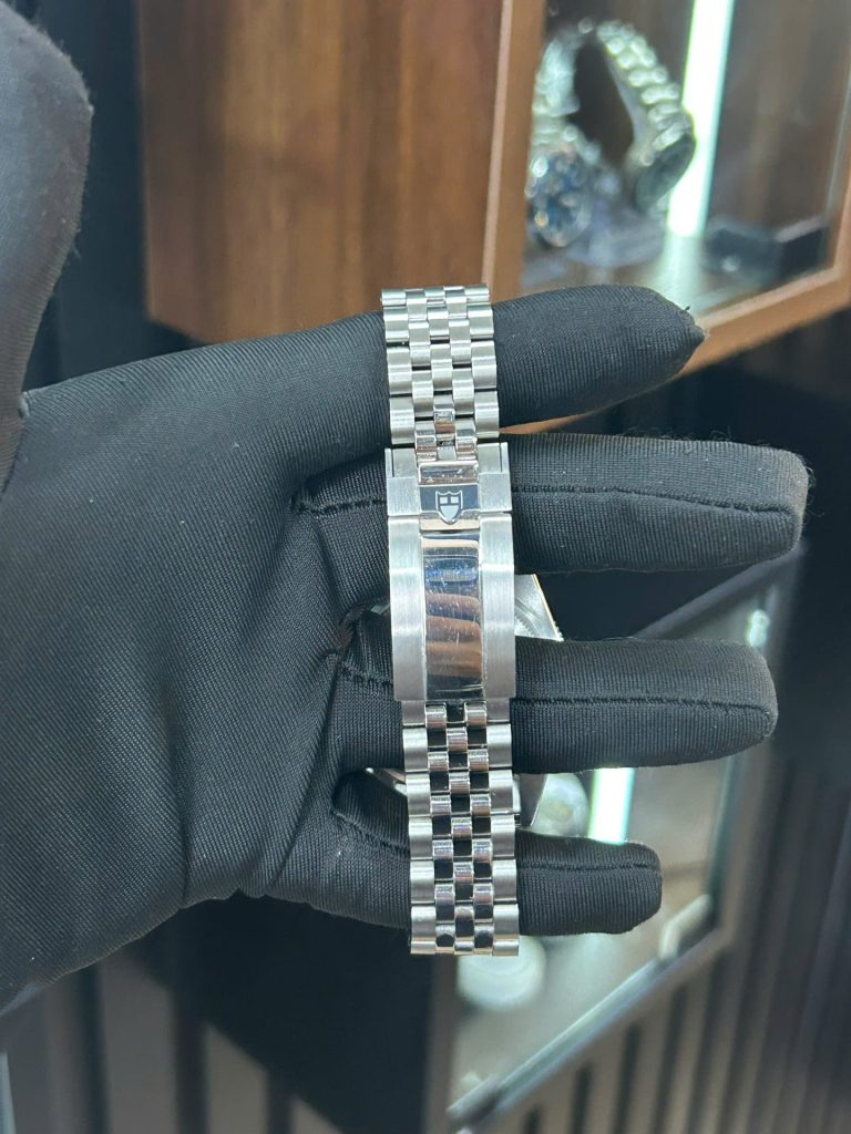 Đồng Hồ Cũ Tudor Heritage Black Bay Replica Cao Cấp Vành Màu Đỏ Xưởng ZF 41mm (2)