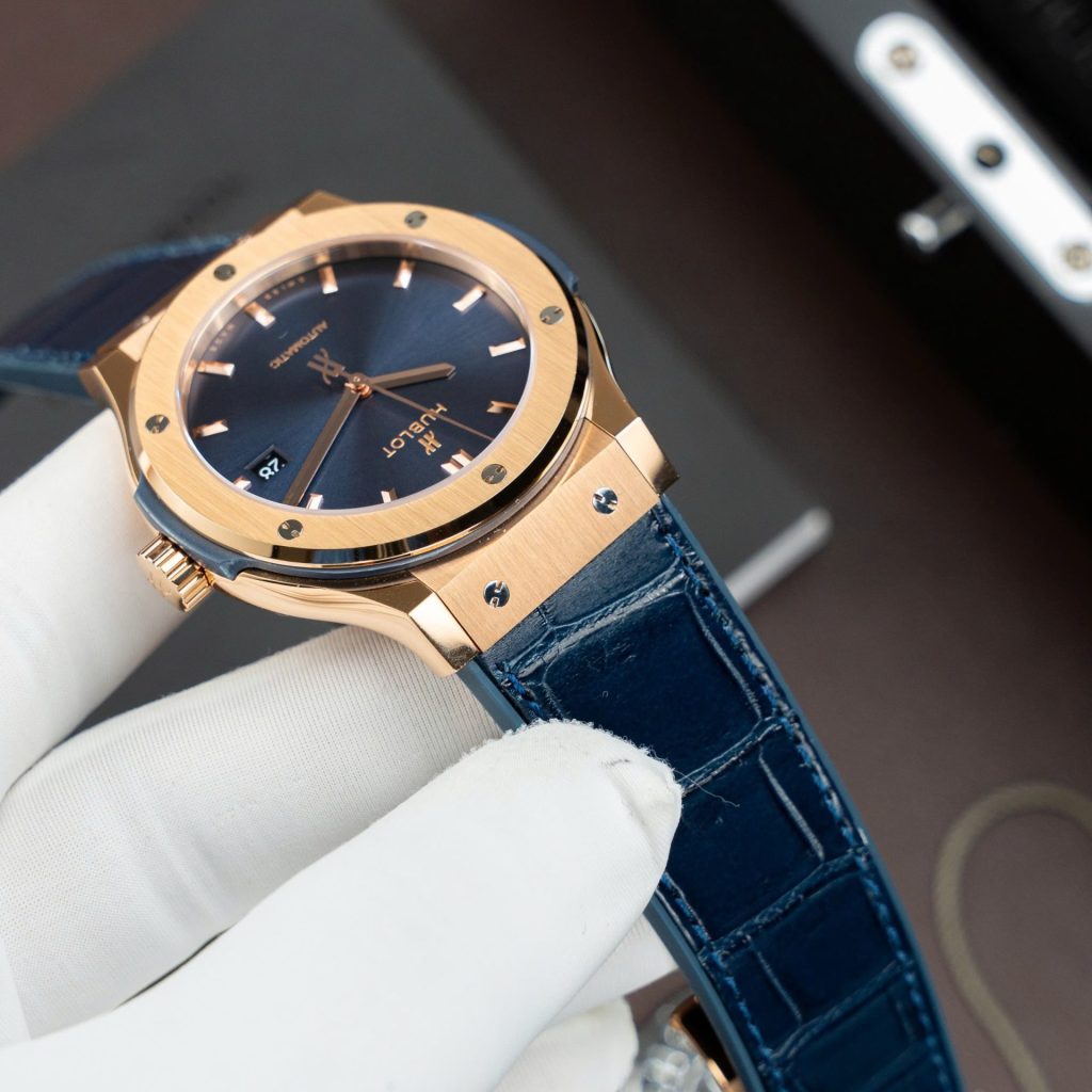 Đồng Hồ Hublot Classic Fusion King Gold Rep 11 Màu Xanh Dương Máy SW300 Dây Da Cá Sấu 42mm (2)