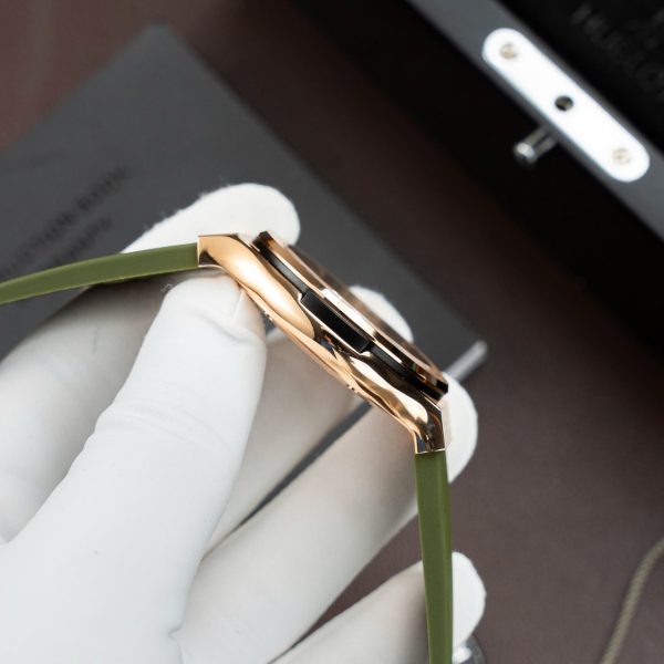 Đồng Hồ Hublot Classic Fusion King Gold Replica 11 Màu Xanh Lá Cây Máy SW300 Thuỵ Sỹ 42mm (2)