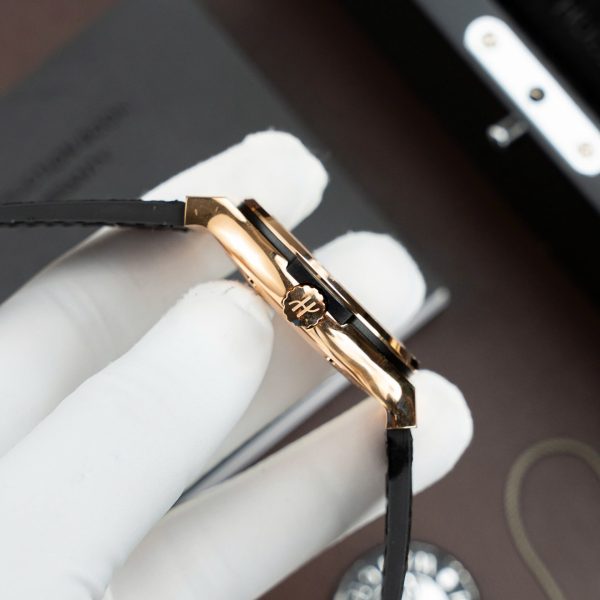 Đồng Hồ Hublot Classic Fusion King Gold Replica Cao Cấp Màu Đen Máy SW300 Dây Da Cá Sấu 42mm (2)