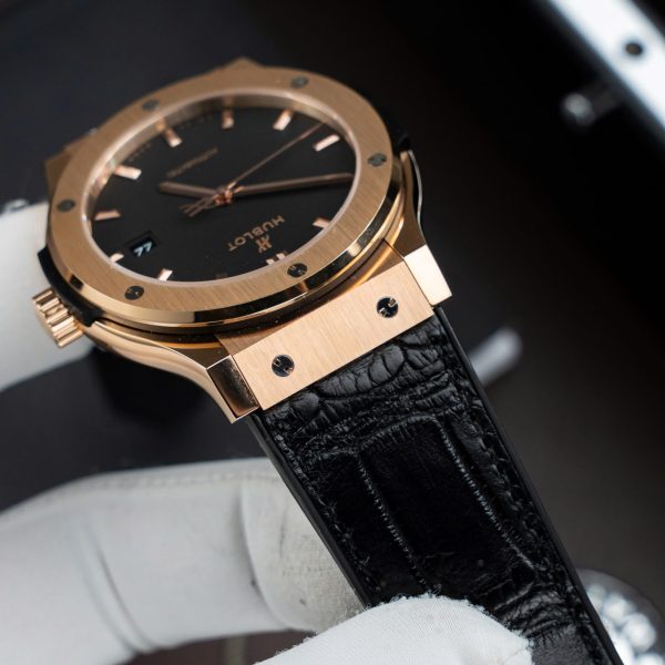 Đồng Hồ Hublot Classic Fusion King Gold Replica Cao Cấp Màu Đen Máy SW300 Dây Da Cá Sấu 42mm (2)