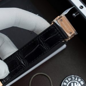 Đồng Hồ Hublot Classic Fusion King Gold Replica Cao Cấp Màu Đen Máy SW300 Dây Da Cá Sấu 42mm (2)