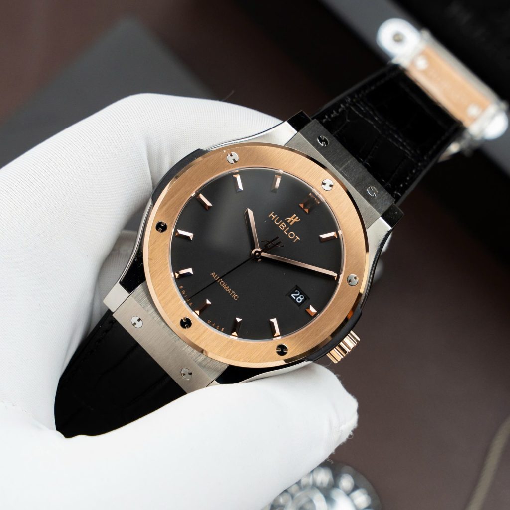 Đồng Hồ Hublot Replica 11 Classic Fusion Titanium King Gold Máy SW300 Dây Da Cá Sấu 42mm (2)