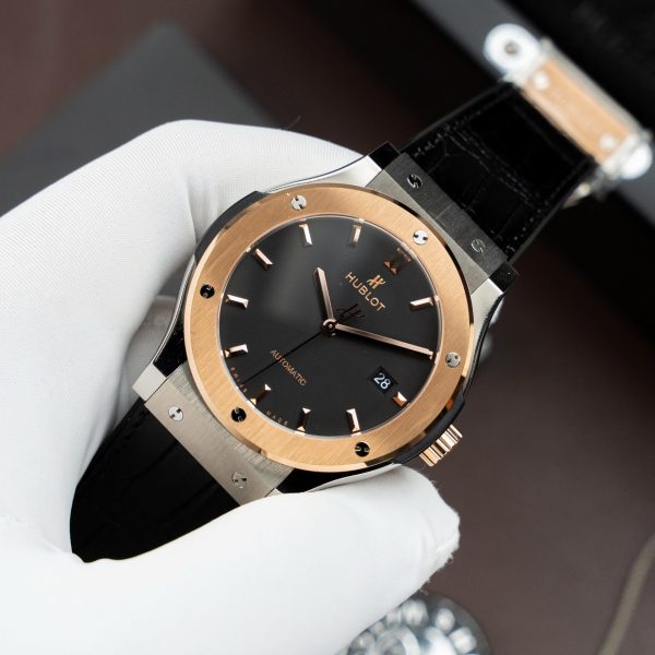 Đồng Hồ Hublot Replica 11 Classic Fusion Titanium King Gold Máy SW300 Dây Da Cá Sấu 42mm (2)