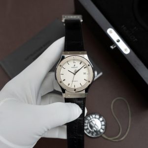 Đồng Hồ Hublot Replica Cao Cấp Classic Fusion Titanium Mặt Trắng Máy SW300 Dây Da Cá Sấu 42mm (2)
