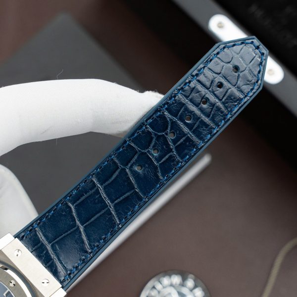 Đồng Hồ Hublot Replica Cao Cấp Classic Fusion Titanium Màu Đen Máy SW300 Dây Da Cá Sấu 42mm (2)