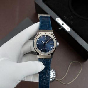 Đồng Hồ Hublot Replica Cao Cấp Classic Fusion Titanium Màu Đen Máy SW300 Dây Da Cá Sấu 42mm (2)