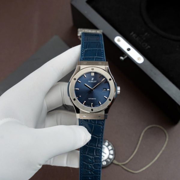 Đồng Hồ Hublot Replica Cao Cấp Classic Fusion Titanium Màu Đen Máy SW300 Dây Da Cá Sấu 42mm (2)