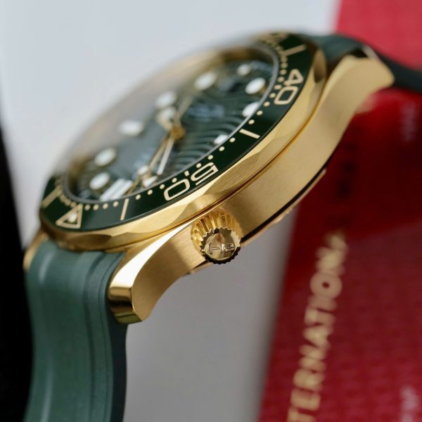 Đồng Hồ Omega Seamaster Diver 300M Chế Tác Màu Xanh Lá Cây Dây Cao Su VSF 42mm (2)