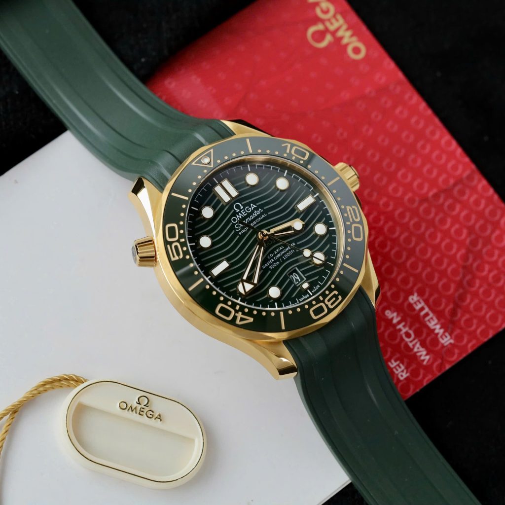 Đồng Hồ Omega Seamaster Diver 300M Chế Tác Màu Xanh Lá Cây Dây Cao Su VSF 42mm (2)