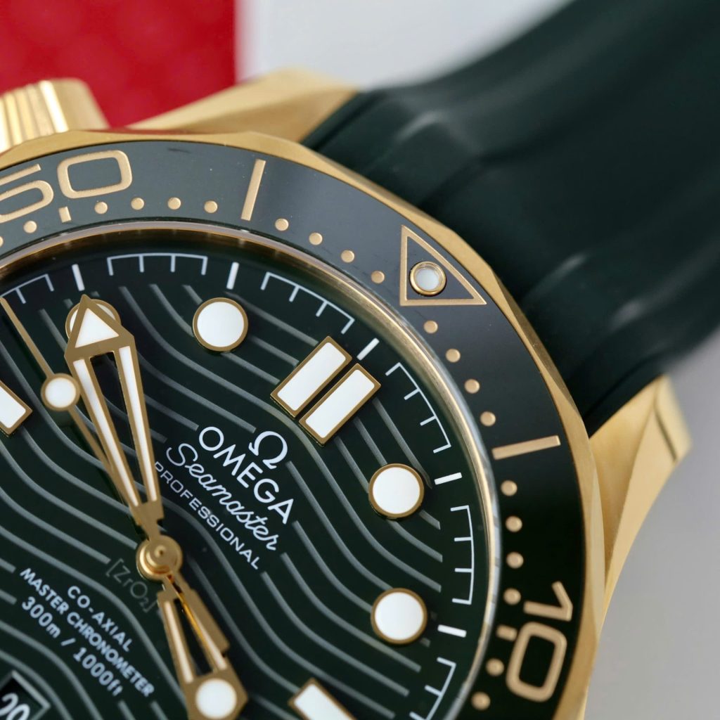 Đồng Hồ Omega Seamaster Diver 300M Chế Tác Màu Xanh Lá Cây Dây Cao Su VSF 42mm (2)